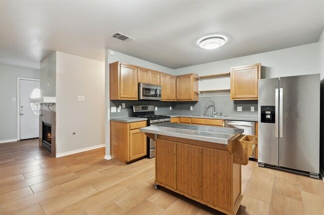 Building Photo - 2907 Kestrel Dr