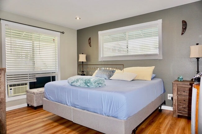 Building Photo - CHARMING & MODERN 2 BED 2 BATH 2 PARKING T...