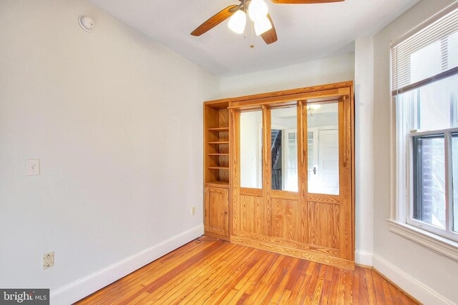 Building Photo - 1756 Park Rd NW