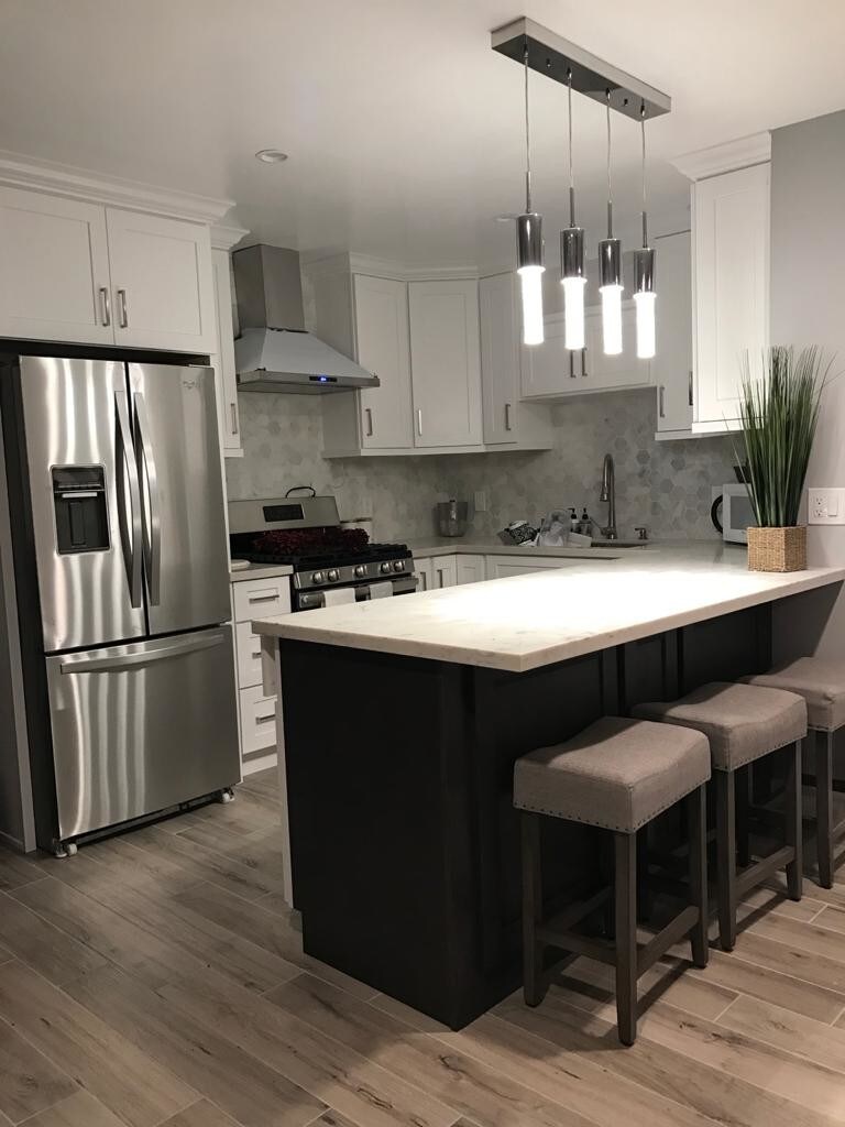 Building Photo - 828 S Falcon St