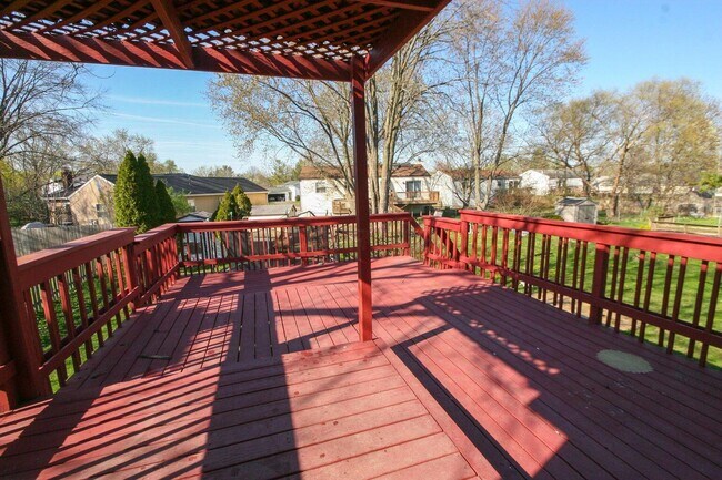 Building Photo - 1080 Arapaho Ave