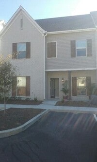 Building Photo - 4 Bed/4.5 Bath Townhouse at West End