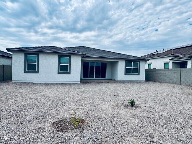Building Photo - 15402 W Cottontail Ln