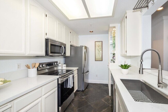 Building Photo - 2309 Hastings Shore Ln