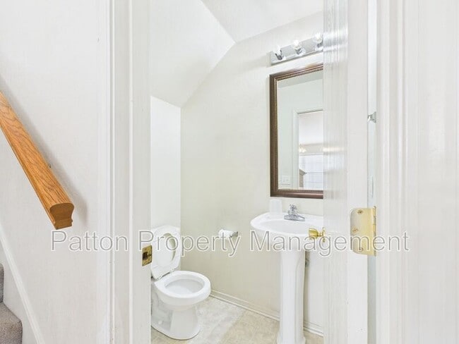 Building Photo - 1111 Pikes Peak Dr