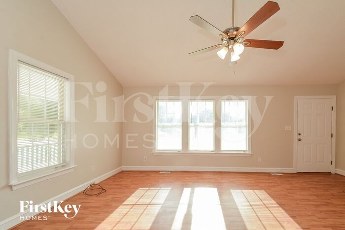 Building Photo - 118 S Ridge Dr
