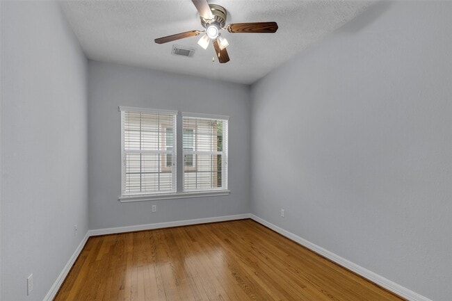 Building Photo - 341 W 23rd St