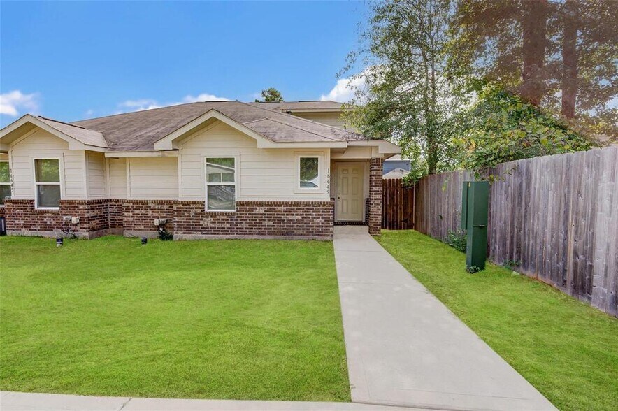 Primary Photo - 16649 E Forrestal