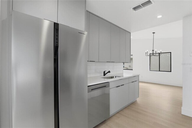 Building Photo - 640 Macduff Ln