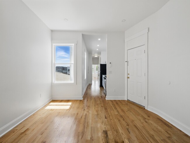 Primary Photo - 18 Poplar St