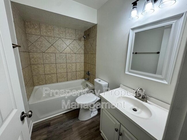 Building Photo - 6428 Luna Dr