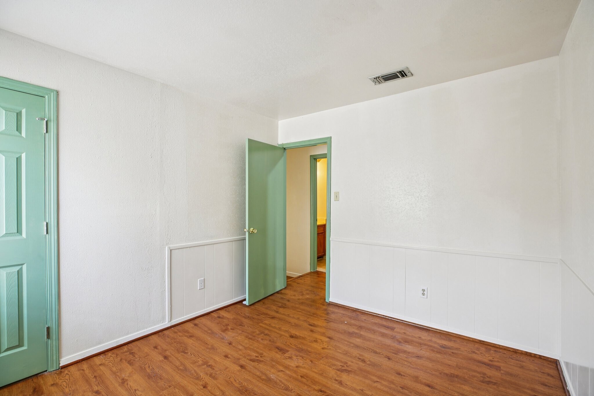 Building Photo - 8379 La Roche Ln