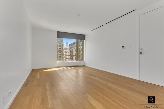 Building Photo - 75 Kenmare St