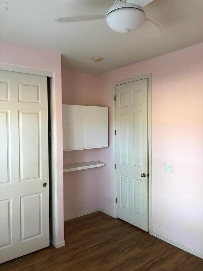 Building Photo - 25879 N Sandstone Way