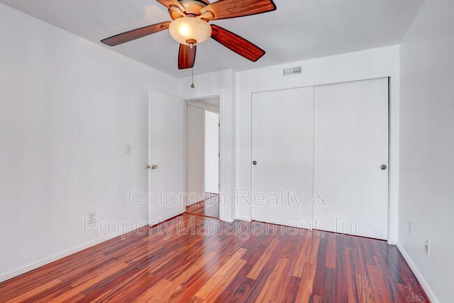 Building Photo - 8225 Fairmount Dr