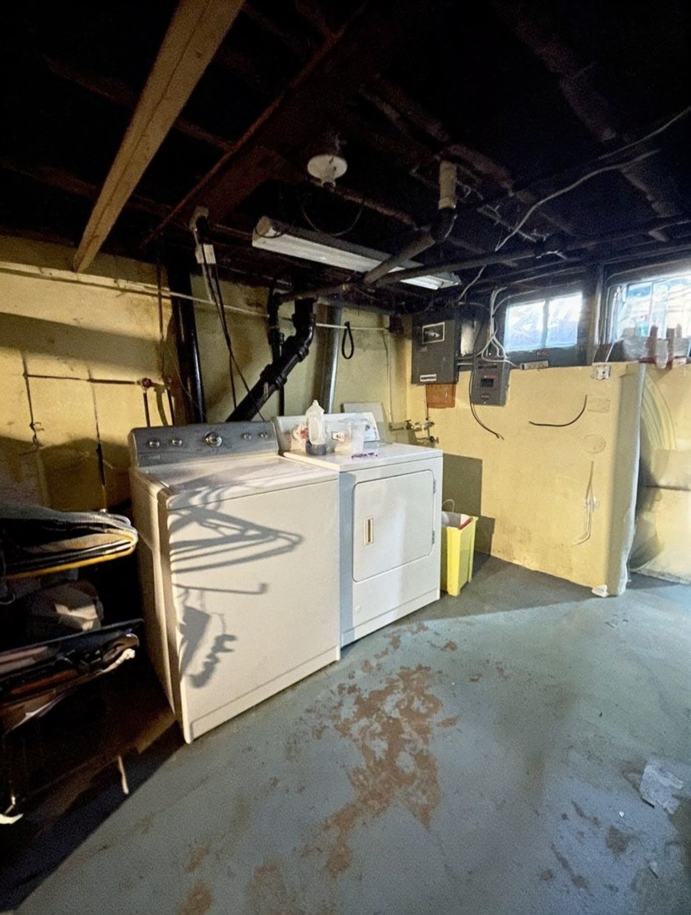 Building Photo - 806 E Loomis St