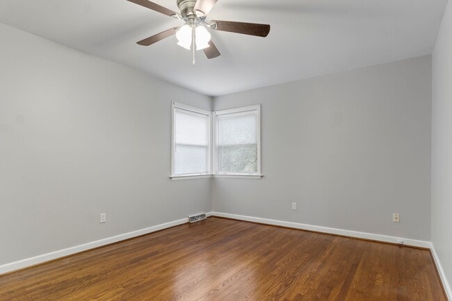 Building Photo - Williamsburg VA 3BR Rental – Updated Home with Granite Kitchen, Bonus Room & Fenced Backyard