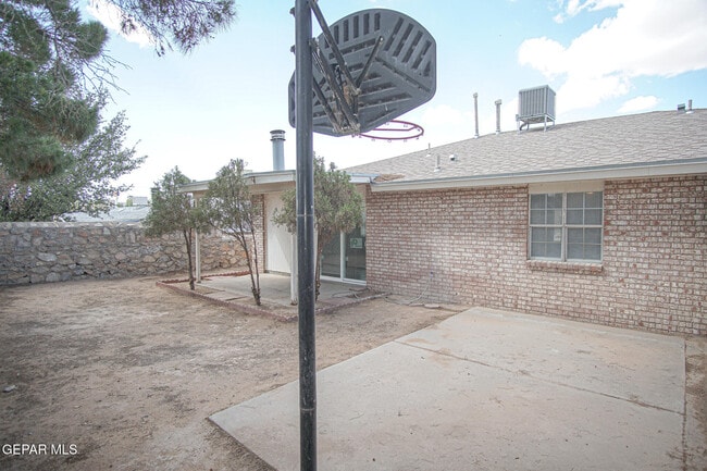 Building Photo - 11608 James Watt Dr