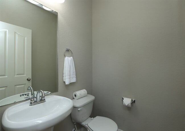 Building Photo - 9603 Red Rugosa Dr