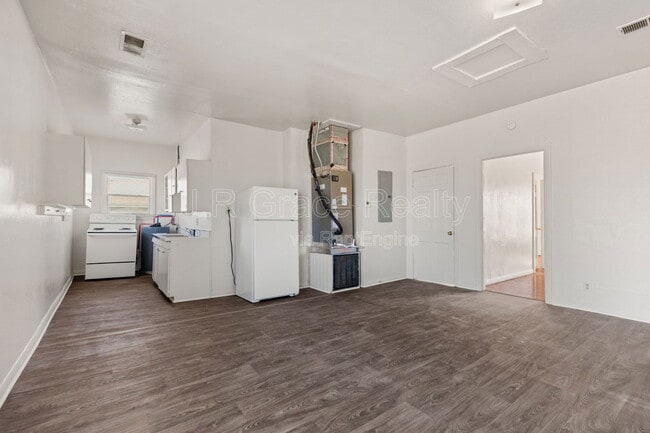 Building Photo - 2803 Bellmead Dr