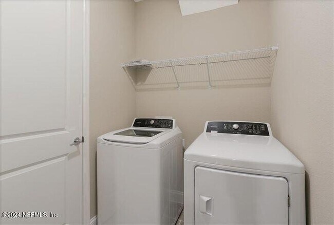 Building Photo - 2896 Lucena Ln