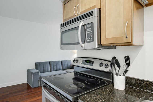 Building Photo - 2020 S Congress Ave
