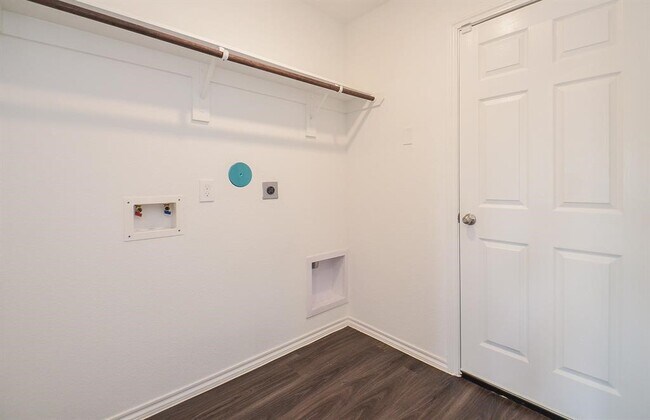Building Photo - 5434 Logan Dale Dr