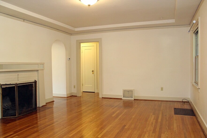 Building Photo - 2310 SE 22nd Ave