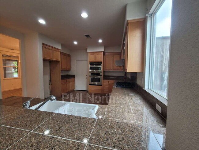 Building Photo - 4051 Sierra Ct