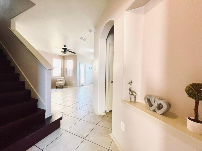 Building Photo - 9310 Albany Dr