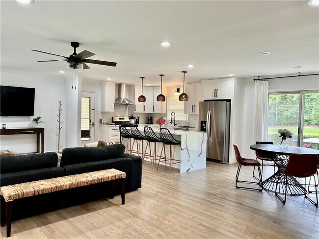 Building Photo - 2984 Lavista Ct