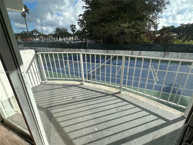 Building Photo - 492 NW 165th St