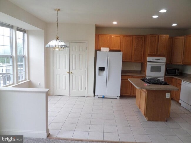 Building Photo - 822 Ferndale Terrace NE