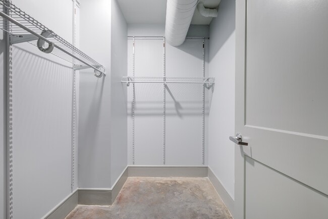 Zeropak Apartments - Walk-in Closet - ZeroPak Apartments