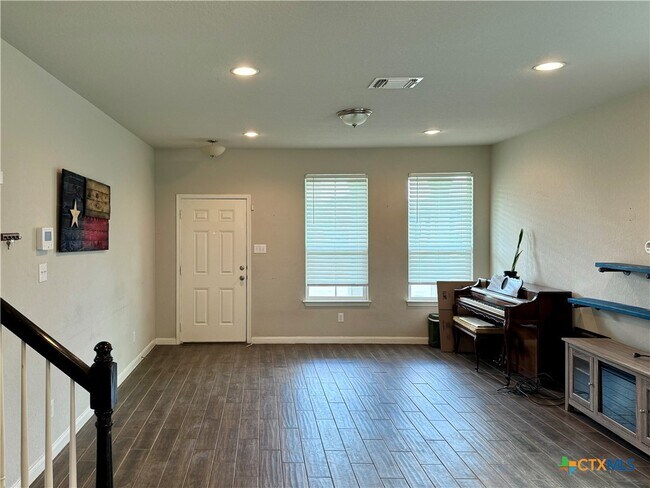 Building Photo - 942 Pumpkin Rdg