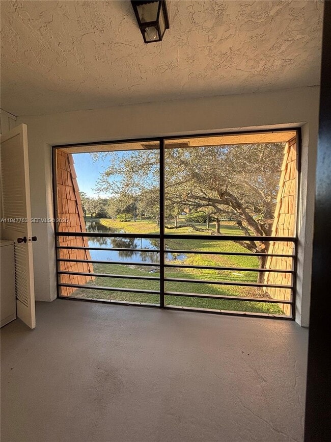 Building Photo - 4171 Oak Terrace Dr