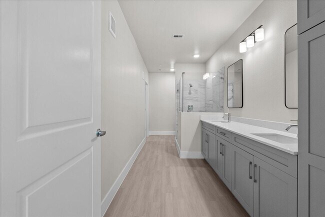 Building Photo - 540 Hobbs Rd