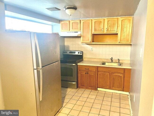 Building Photo - 2020 W 65th Ave