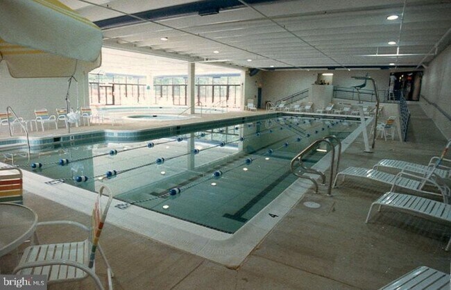 Building Photo - 3221 S Leisure World Blvd