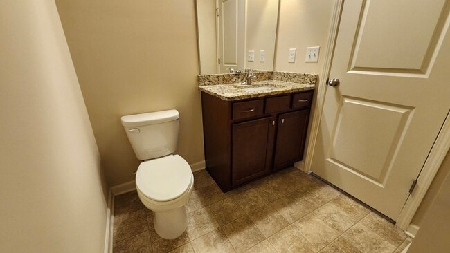 Building Photo - Modern Corner-Lot Townhome in Berkeley Vil...
