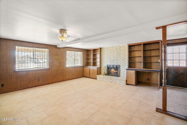 Building Photo - 5313 Bastille Ave