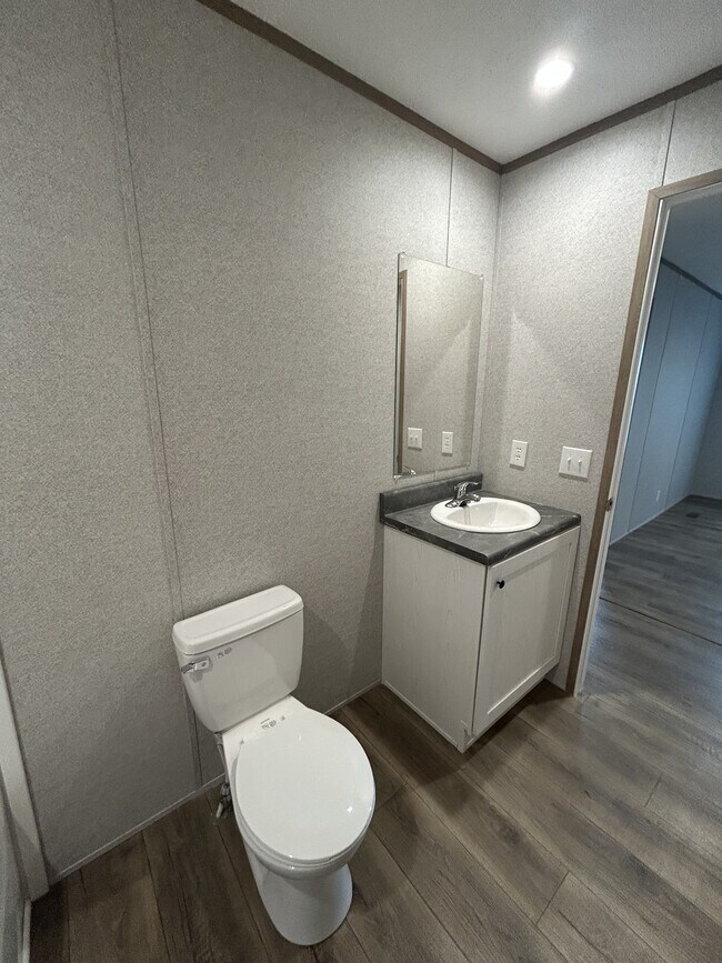 Building Photo - 206 Angel Ct