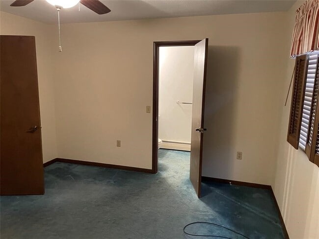 Building Photo - 113 Sandy Dr