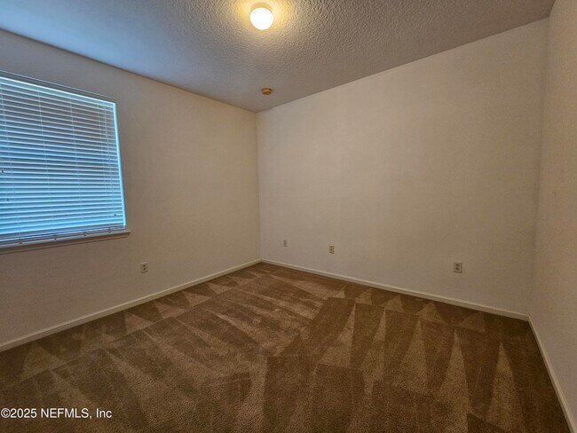 Building Photo - 964 Hazeltine Ct