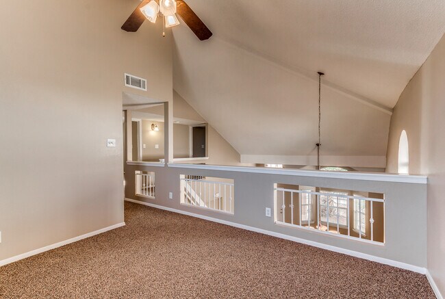 Building Photo - 3 Bedroom Northeast home for rent