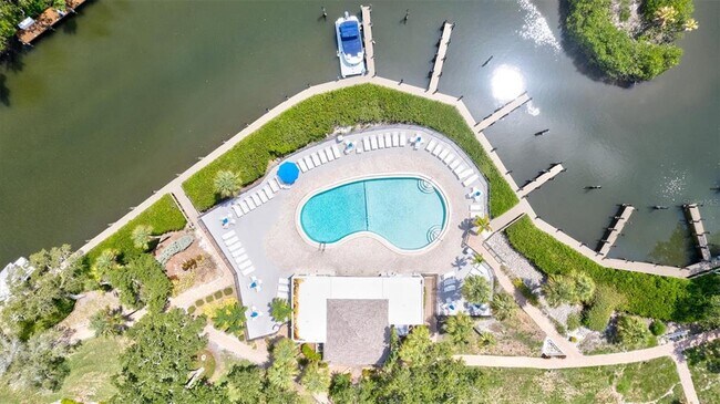 Building Photo - 1700 Cove II Pl
