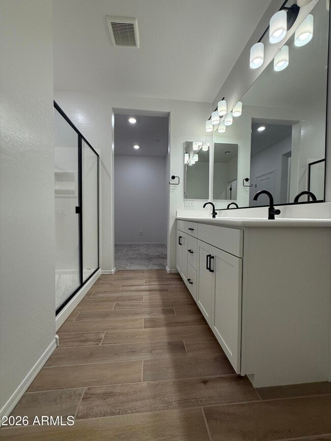 Building Photo - 2628 S Voyager Dr