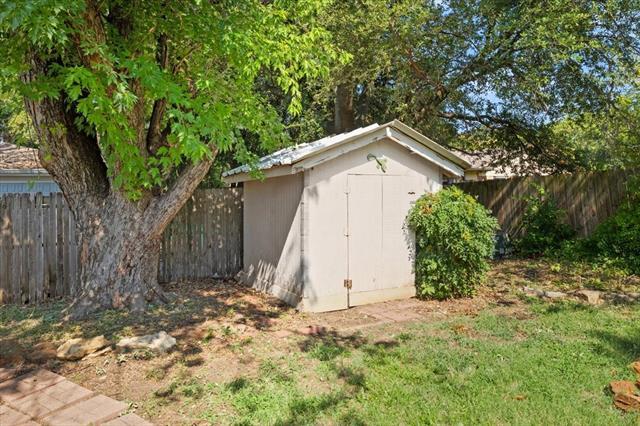 Building Photo - 1003 Chamblee Ct