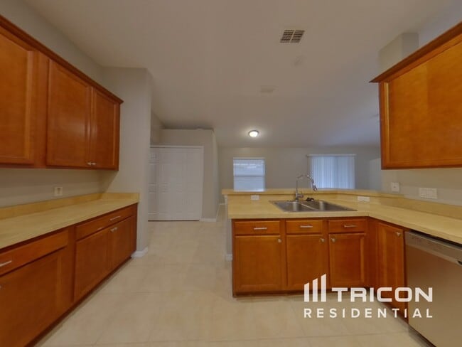 Building Photo - 1512 Clapton Dr