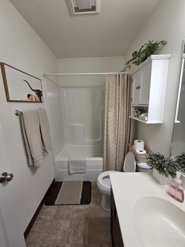 Building Photo - 4121 Mockingbird Ln